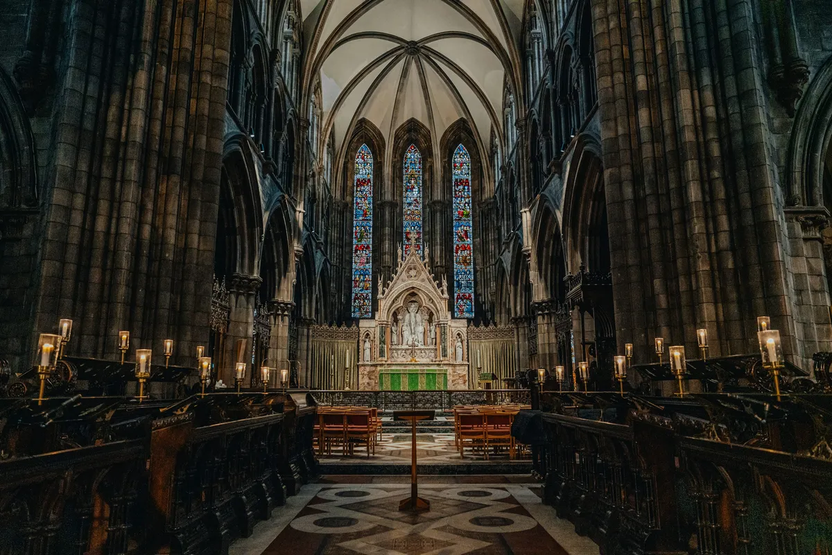 新葡京APP下载页面背景 - 宏伟的国王加冕大厅